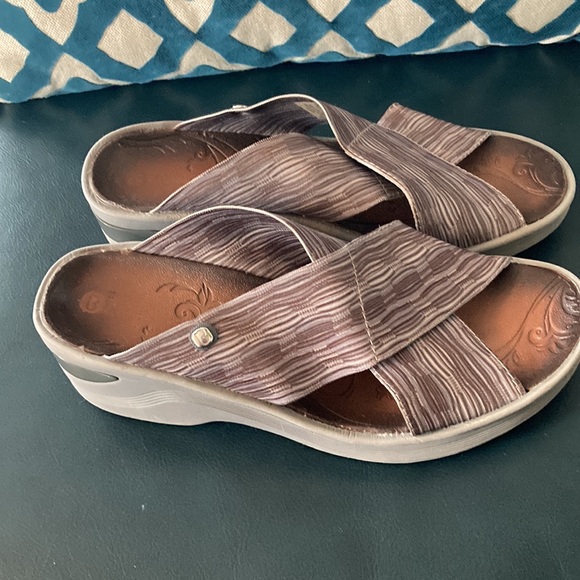 Bzees Wedge Shoes - Picture 4 of 8